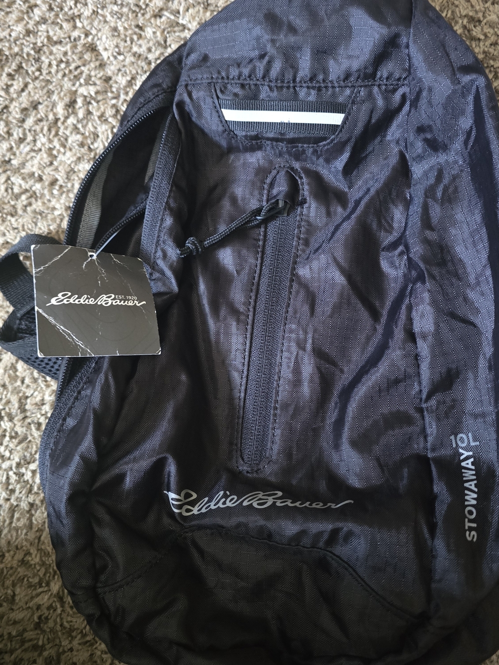 Eddie Bauer Stowaway 10L Sling - Black - Picture 2 of 2